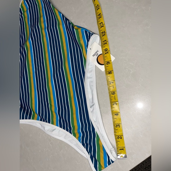 NWT TROPIC OF C COSMO ONE-PIECE - Picture 9 of 10